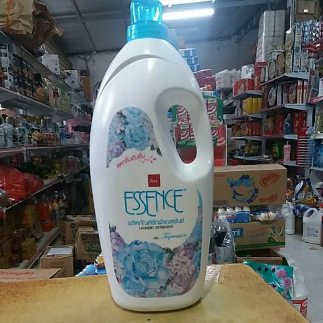 Nước giặt Essence chai 1900ml.