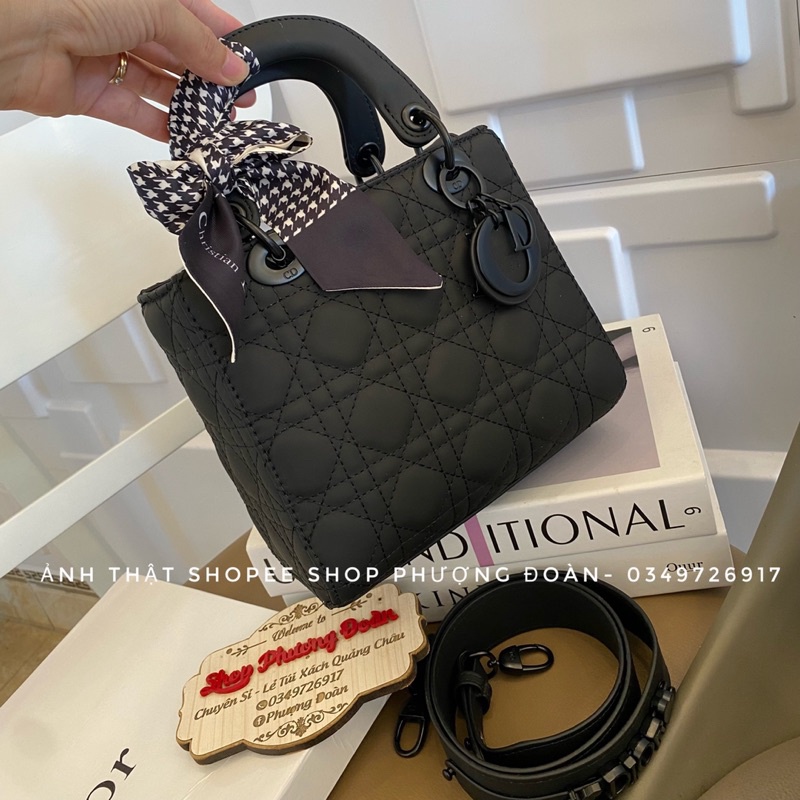 Túi Đ size 17-20cm khoá đồng màu  KO KÈM KHĂN