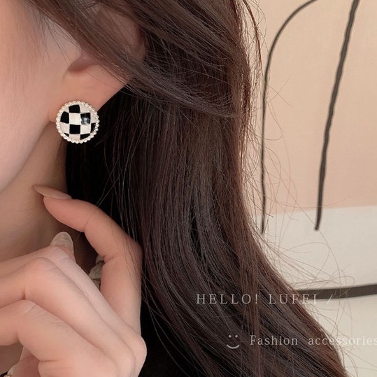 Khuyên tai nhiều kiểu tùy chọn xinh xắn họa tiết sọc caro màu trắng đen phong cách vintage