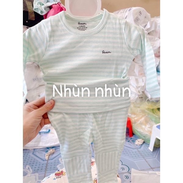 {Nhùn Nhùn} Bộ dài tay cotton cài vai Avaler