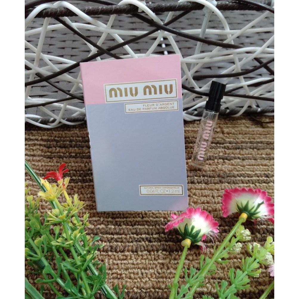 Nước hoa Vial nữ Miu Miu Fleur Argent Absolue chai 1.2ml