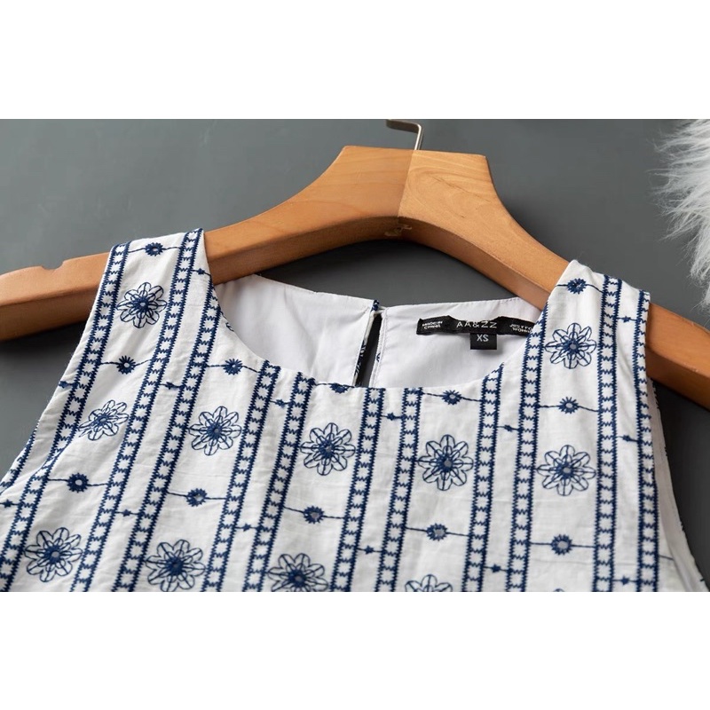 CÓ SẴN Váy sát nách vải thô thêu hoa