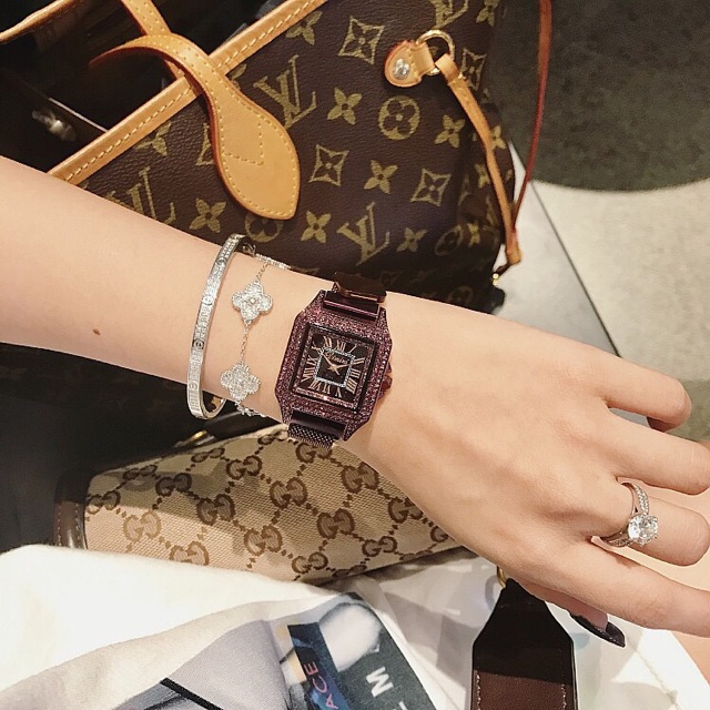 Đồng hồ nữ dây nam châm Dimini viền đính đá vuông sang trọng | BigBuy360 - bigbuy360.vn
