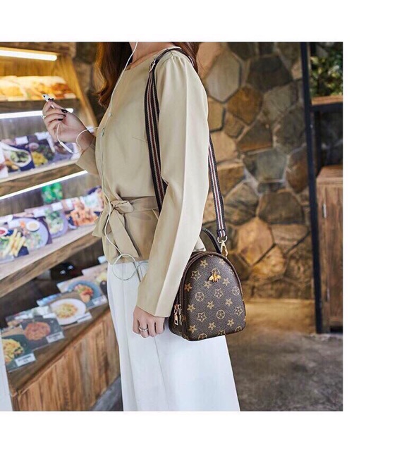 Túi đeo chéo con ong 🐝🐝🐝 hoa nâu