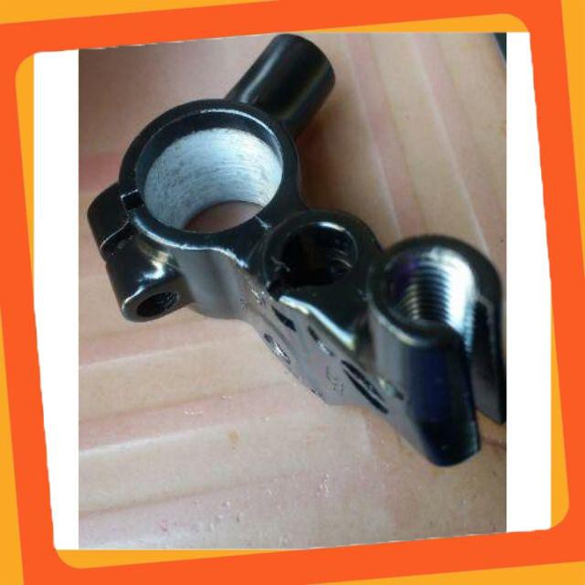 Cùm tay côn exciter 135 exciter 150 sirius có chân kính | cùi tay côn bên trái