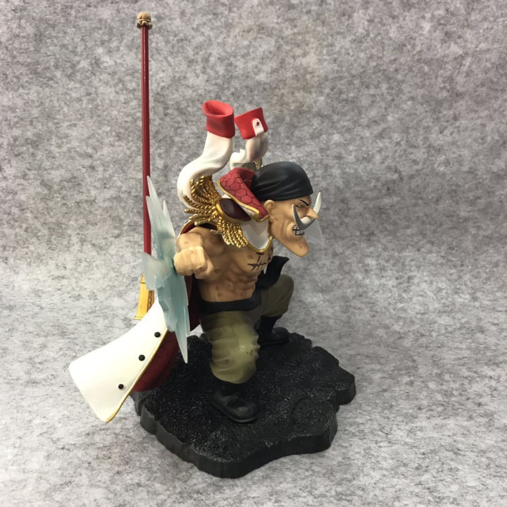 Mô hình Chibi Tứ Hoàng Râu Trắng - One piece