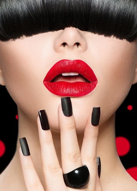 Tranh 3d dán kính 2 mặt hình nail 70x100