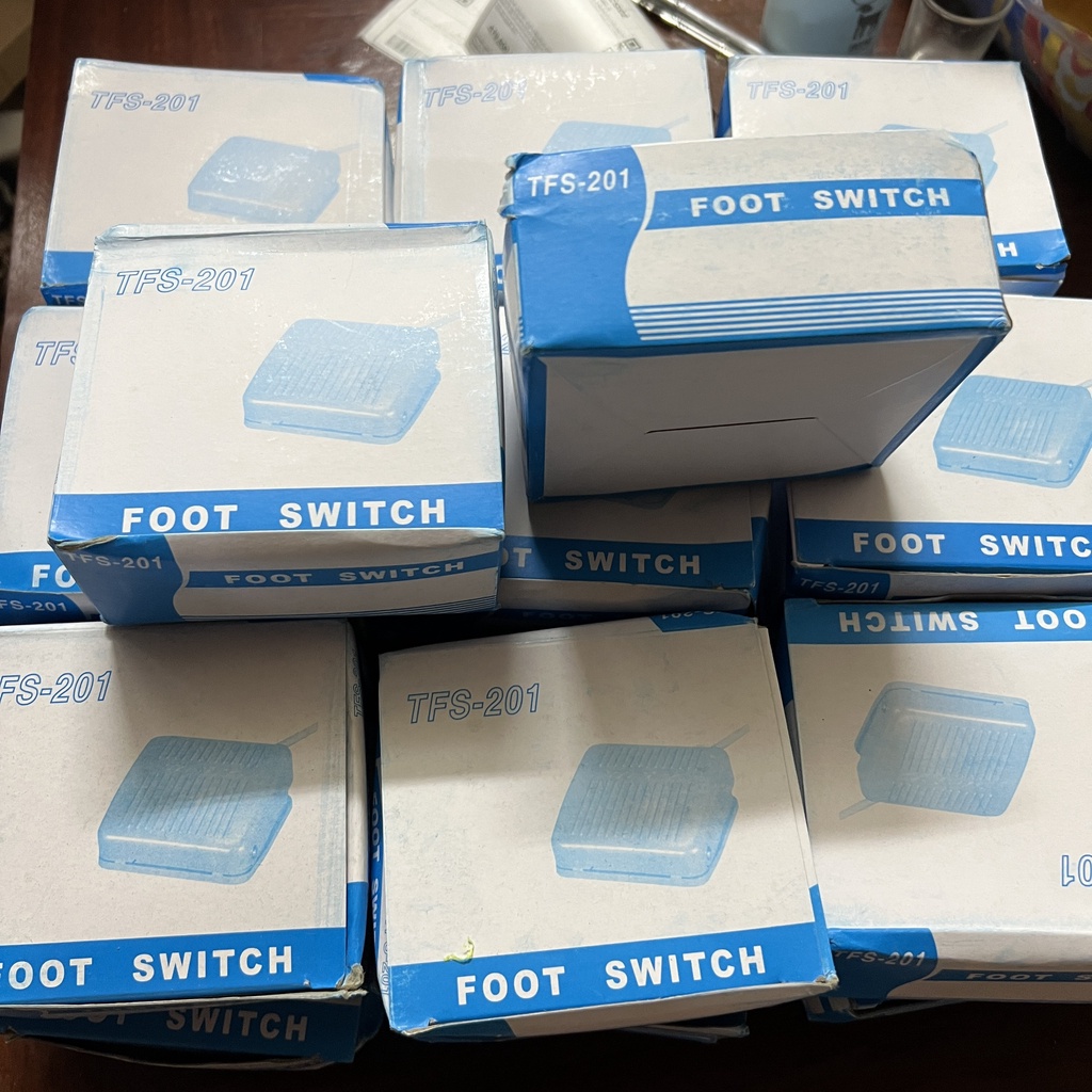 Công Tắc Bàn Đạp Chân TFS-201 10A-250VAC Bằng Nhựa