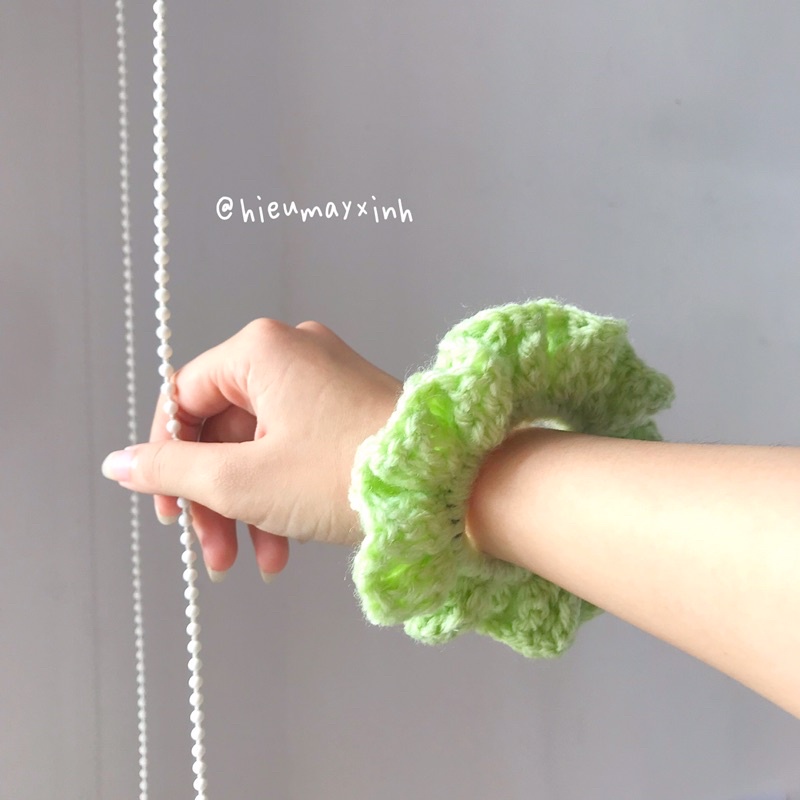 Scrunchies len móc gam màu nhẹ nhàng