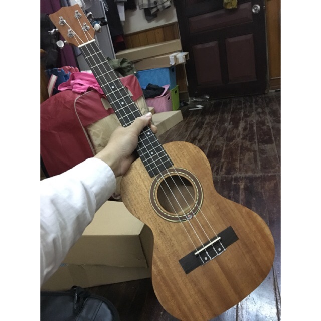 ĐÀN UKULELE TENOR KẺ VIỀN