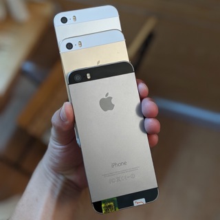 Điện thoại Iphone 5S Quốc tế 16Gb ! Máy nguyên bản, đẹp, pin tốt ! Dành cho ae thích nhỏ gọn !