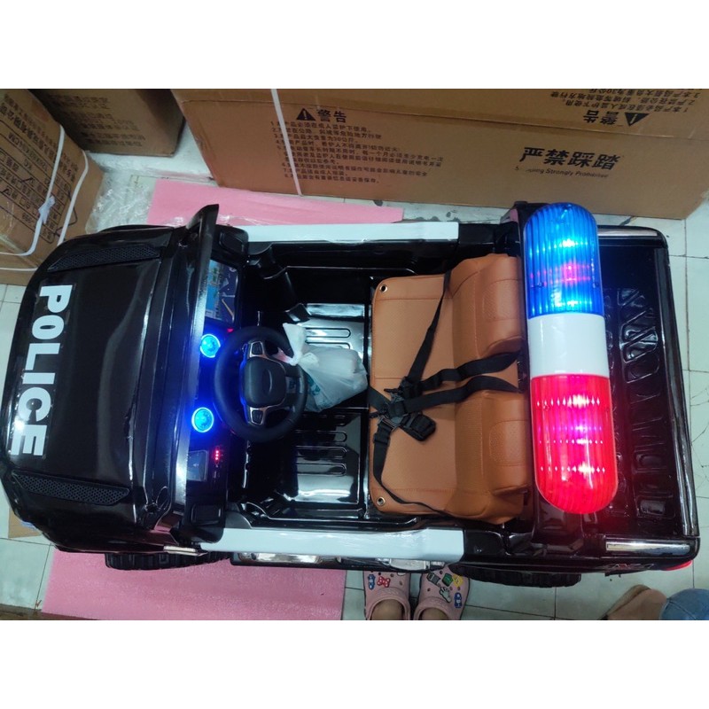 Ô tô điện bán tải cảnh sát kiểu dáng Ford Ranger 150-X6 ghế da,4 động cơ,có còi hú