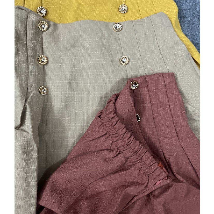 SET ÁO CROPTOP PHỐI CHÂN VÁY NÚT DÀI QUA GỐI