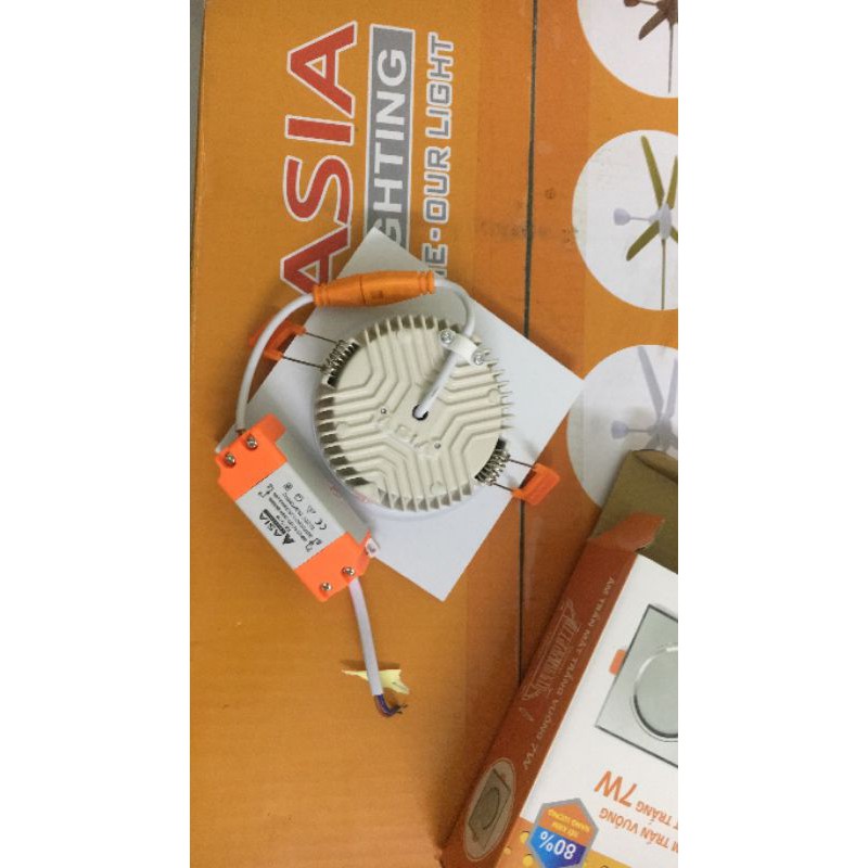 Đèn Led Âm Trần Vuông 7w phi 90 Mặt Vàng/Trắng Asia Lighting Ánh Sáng Đổi 3 Màu Cao Cấp