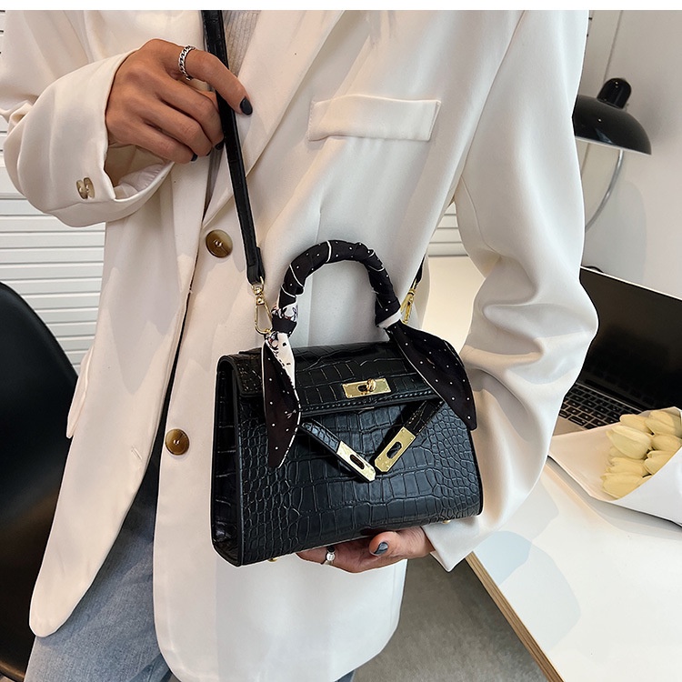 Túi đeo chéo IELGY dáng vuông nhỏ thời trang cho nữ