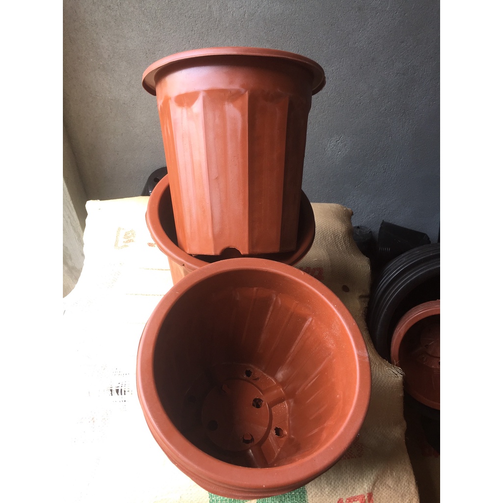 5 CHẬU NHỰA TRỒNG CÂY MÃ #E300 (BẠT PHỦ ĐẤT CHỐNG CỎ MỌC, BẦU KHAY TÚI ƯƠM...)