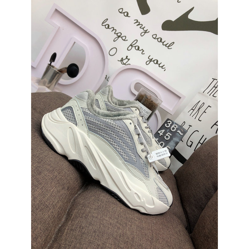 Giày Thể Thao Adidas Yeezy 700v2 1070030