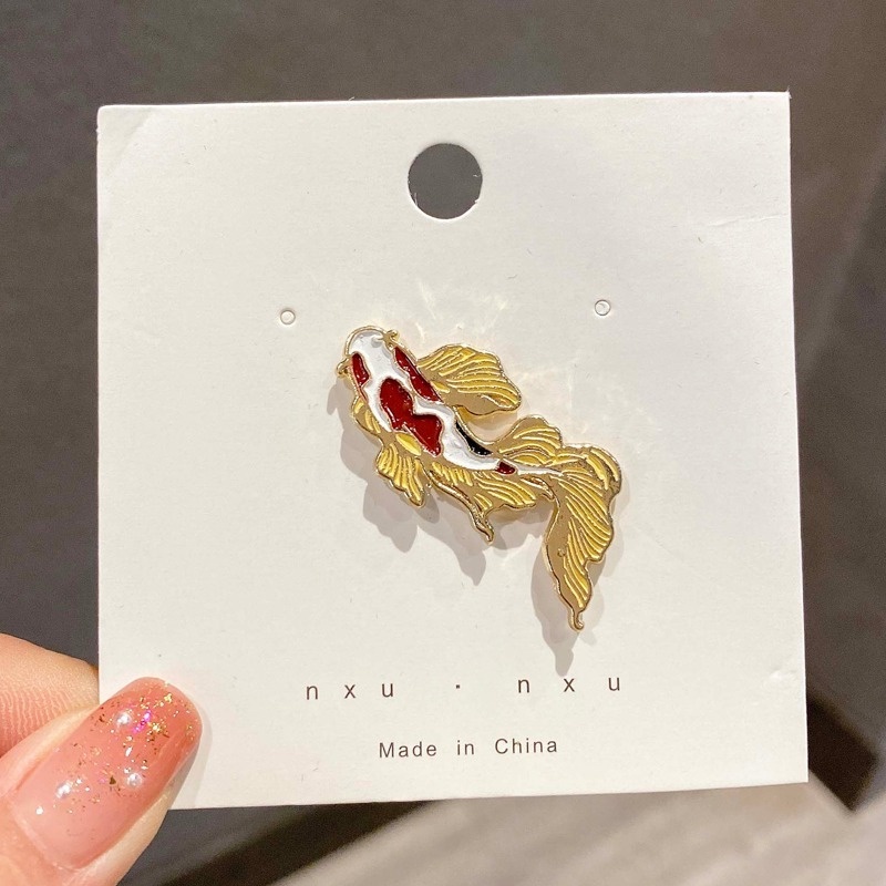 Trâm Cài Áo Kim Loại Dễ Thương