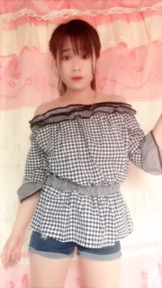 Áo sơ mi kẻ trễ vãi