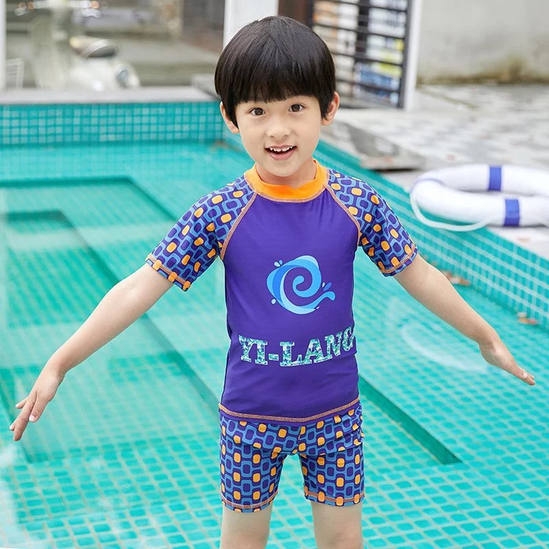 Bộ đồ bơi áo thun ngắn tay + quần ngắn in họa tiết cho bé trai