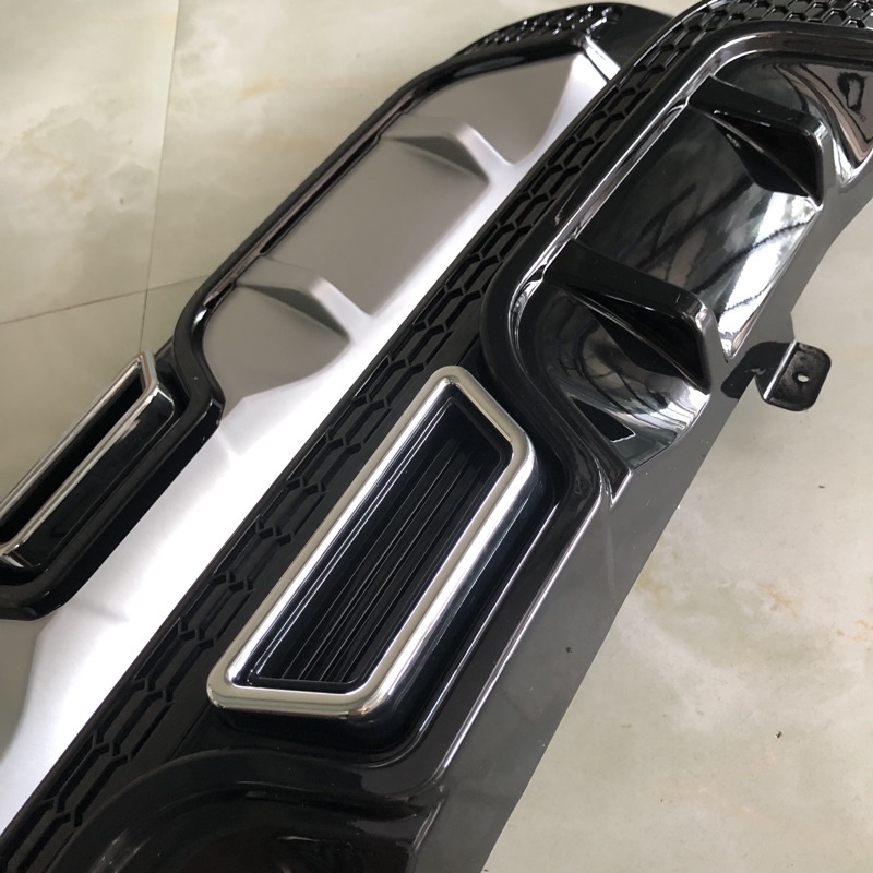 Lippo, lip chia pô sau xe ô tô Vinfast Fadil