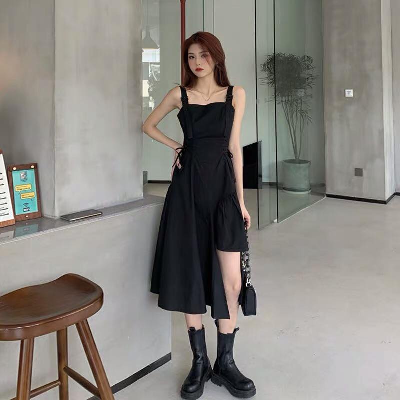 Váy hai dây đen cá tính ulzzang ( có sẵn)