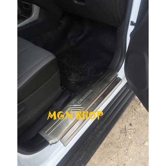 [Ốp bậc bước chân] [Chevrolet Colorado 2013 - 2021] [bên trong - bên ngoài] inox