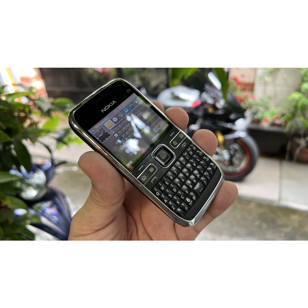 Điện thoại Nokia E72 chính hãng (0924)