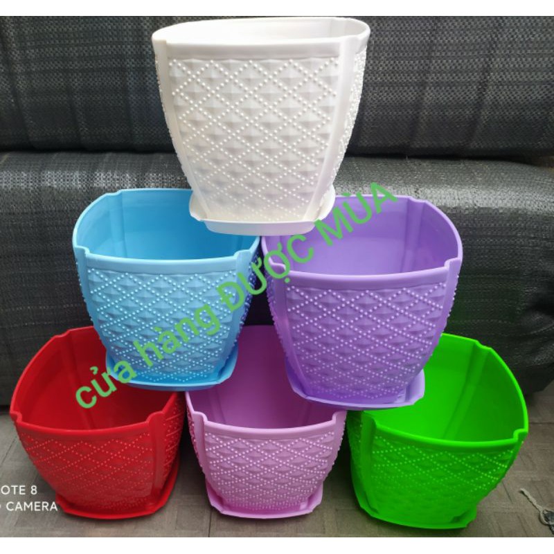 chậu nhựa vuông kim cương kèm dĩa lót- chậu vuông 19cm.