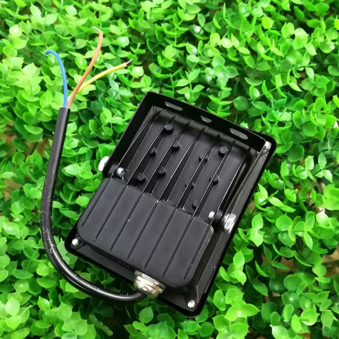 Đèn pha led 10w ,20W,30W chiếu sáng ngoài trời sân vườn