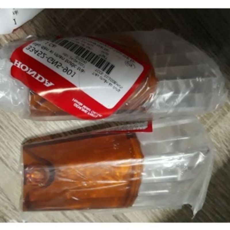 Nắp xi nhan trước Dream Việt ( giá 1 đôi )