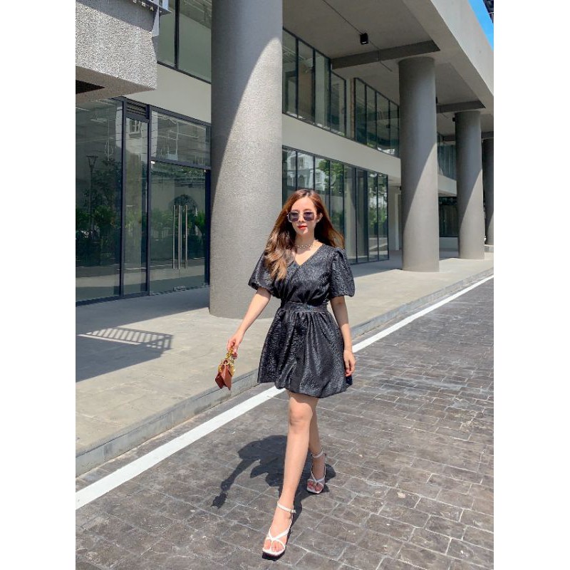 Đầm WONDERHOUSE cổ tim cột nơ sau | BigBuy360 - bigbuy360.vn