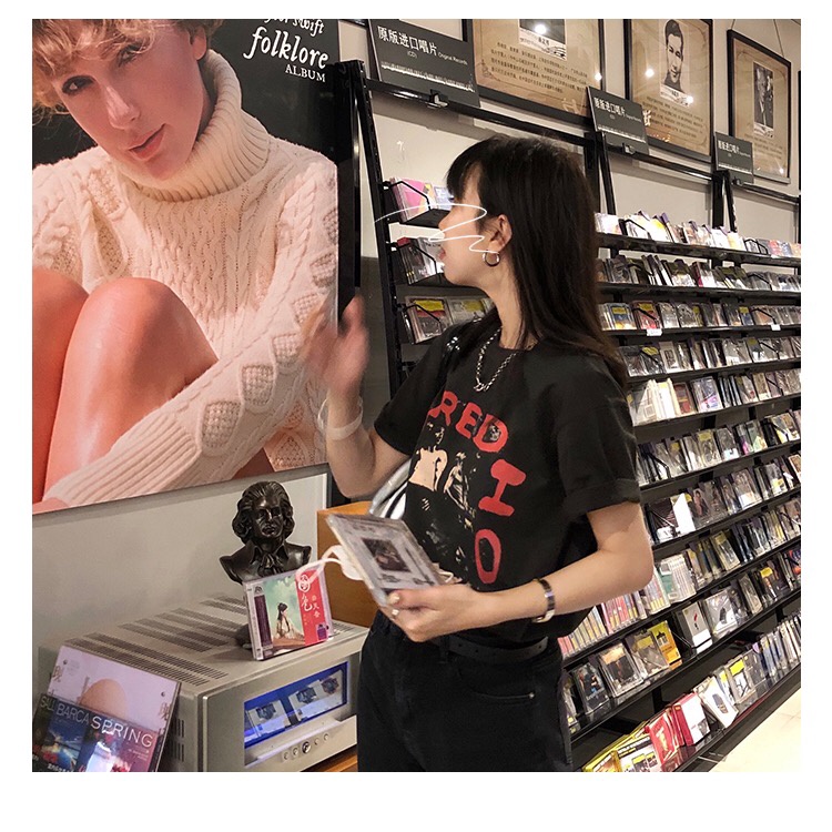 Áo Thun Nữ Ngắn Tay Cổ Tròn In Hình Phong Cách Cổ Điển Mới