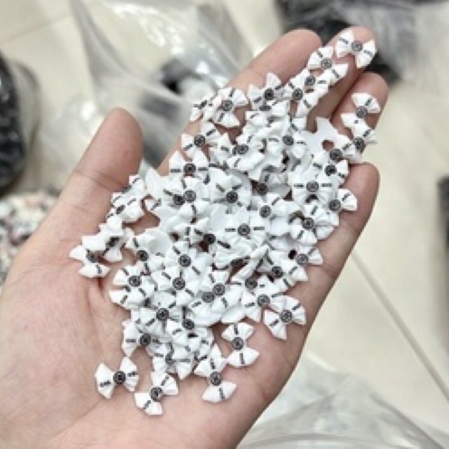 Phụ kiện Cham nơ Đen Trắng đính móng mẫu HOT