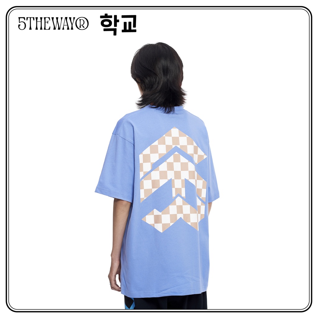 Áo thun 5THEWAY /checkerboard/ New Tee hoạ tiết Caro Màu Xanh Dương Nhạt HYDRANGYA