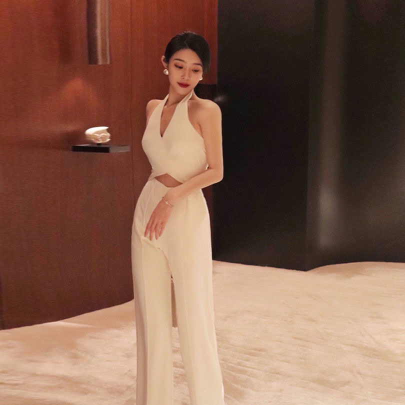 Bộ jumpsuit cổ yếm Phong cách thanh lịch cho mọi cô nàng, thích hợp đi chơi, đi du lịch với bạn bè