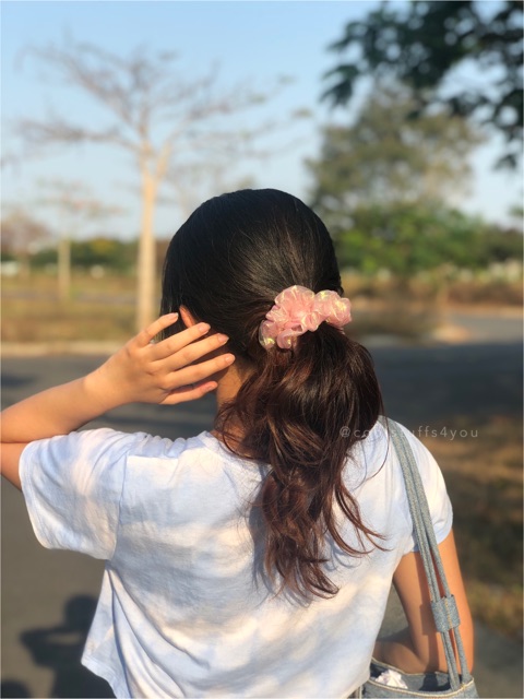 Đồ buộc tóc scrunchies voan phồng Thạch Anh Hồng