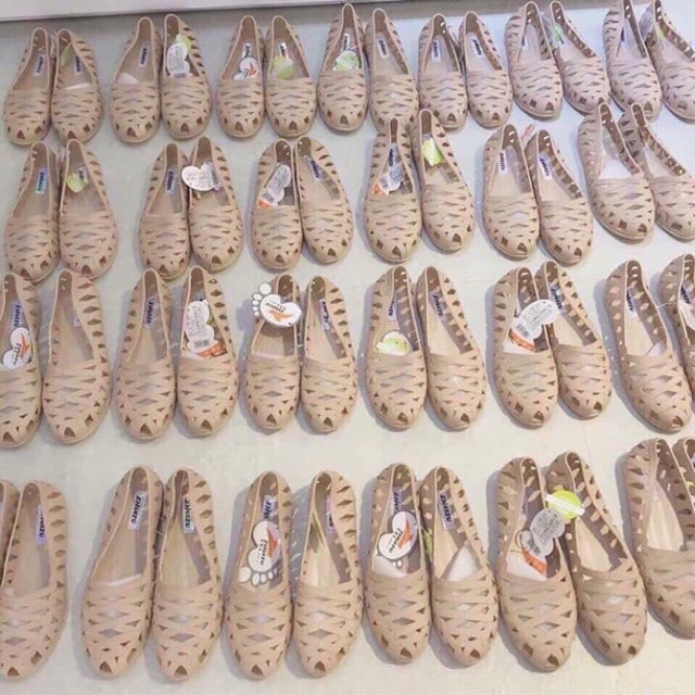 Giày bệt đan nhựa siêu HOT | BigBuy360 - bigbuy360.vn