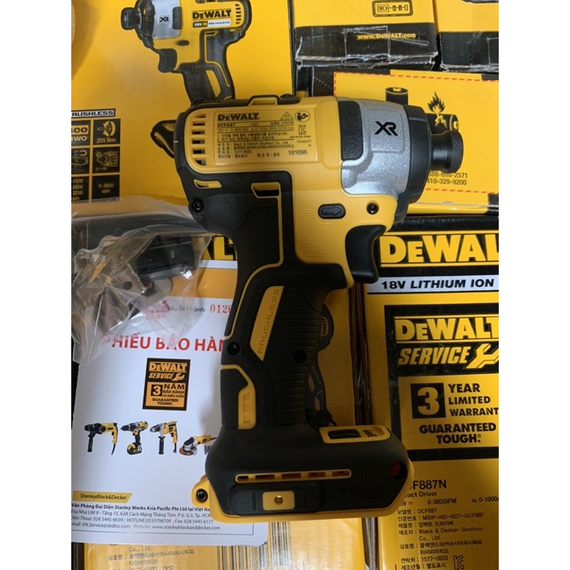 Vít DEWALT DCF887N