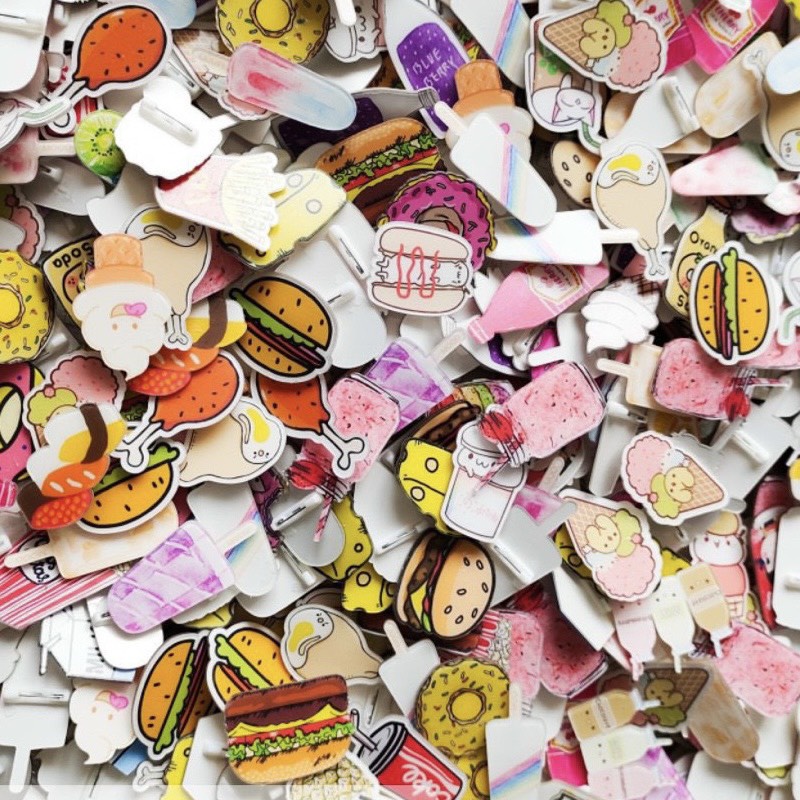 Huy hiệu, Cài áo nhiều mẫu mã