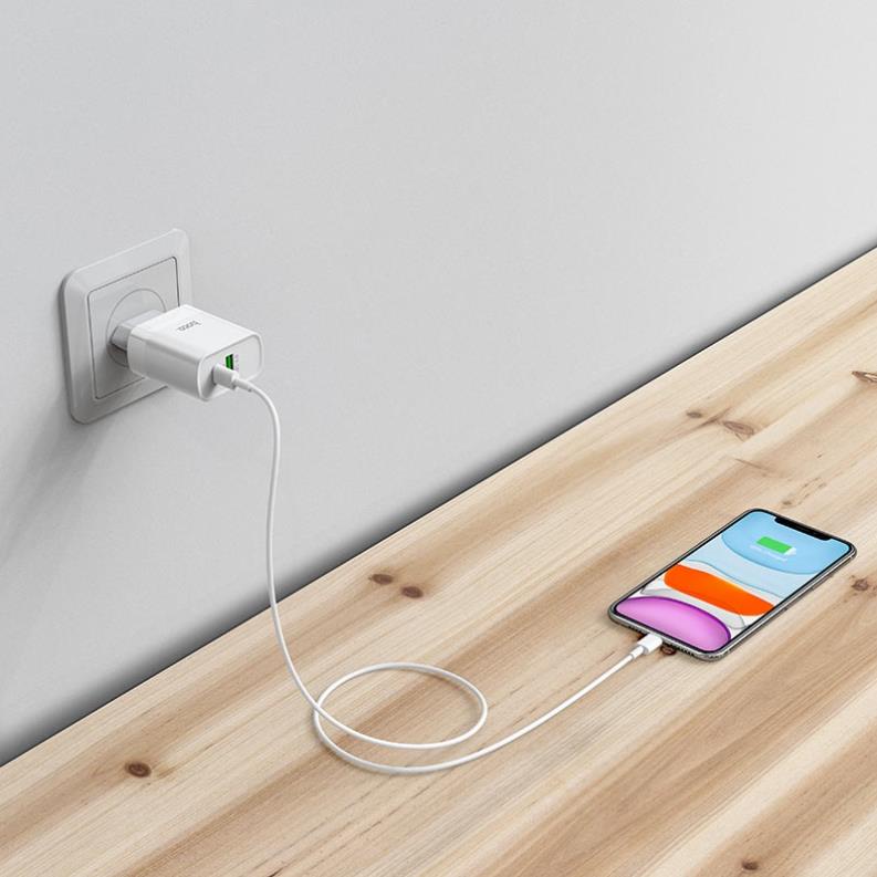 Cốc sạc nhanh IP18W có 2 cổng sạc USB và Type C Hoco C80A hỗ trợ QC3.0 PD