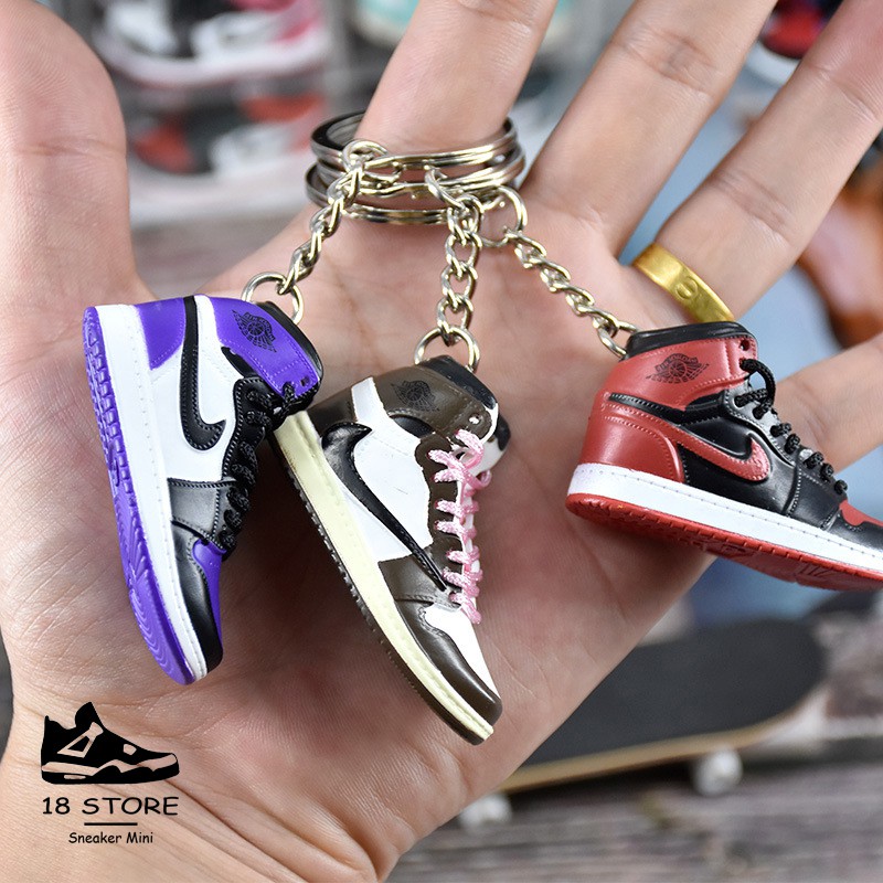 Móc Khóa Giày Mini Sneaker - Jordan 1 - Mô Hình Giày tỷ lệ 1:6 (Tặng Box)