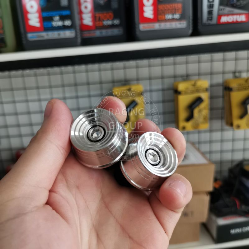 Gù tay lái Salaya mẫu đặc thái ốc thường inox 304 chống rung cho xe máy Wave, Dream, Sirius, Exciter 150, SH,...