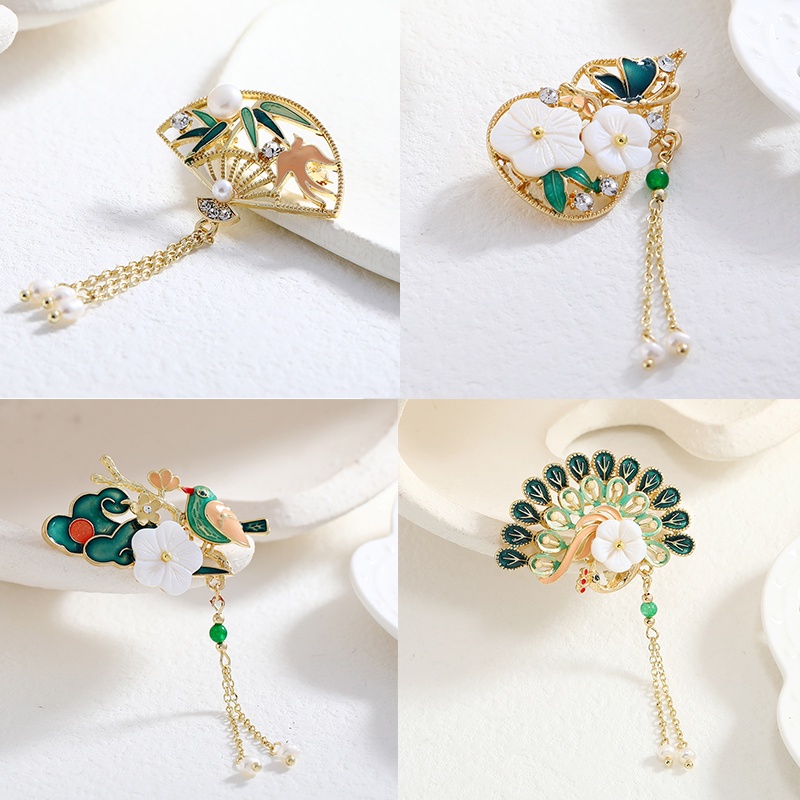 Huy Hiệu Cài Áo Hình Chim Công Đính Ngọc Trai Phối Tua Rua Thời Trang Cho Nữ
