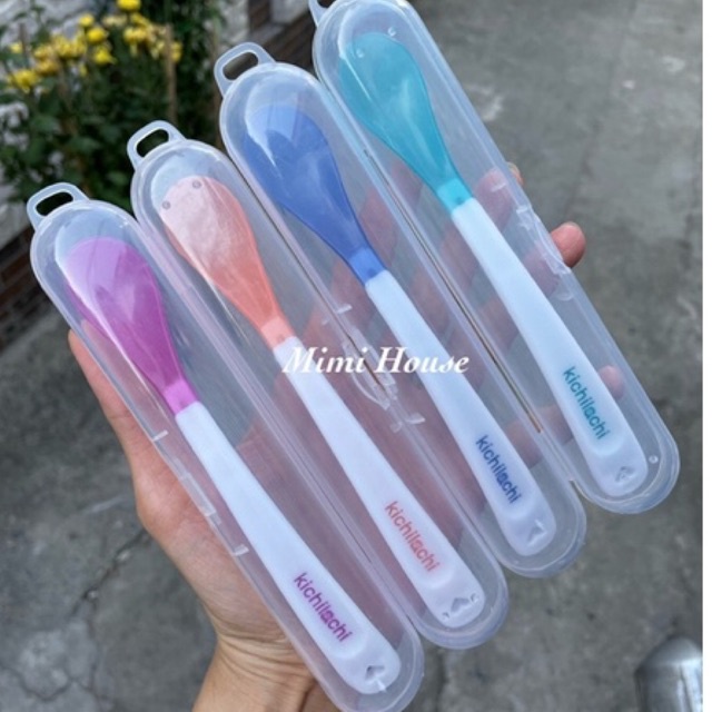 Thìa mềm báo nóng Kichilachi cho bé từ 5 tháng