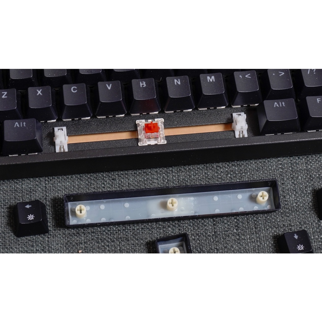 Bàn phím cơ chơi game có dây E-DRA EK387L RGB - Bản 2022 - Led RGB - Huano Switch - Cáp TypeC - BH 24 tháng