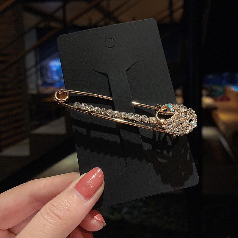 Cài Ngực Áo Đính Đá Phong Cách Retro Hàn Quốc C180