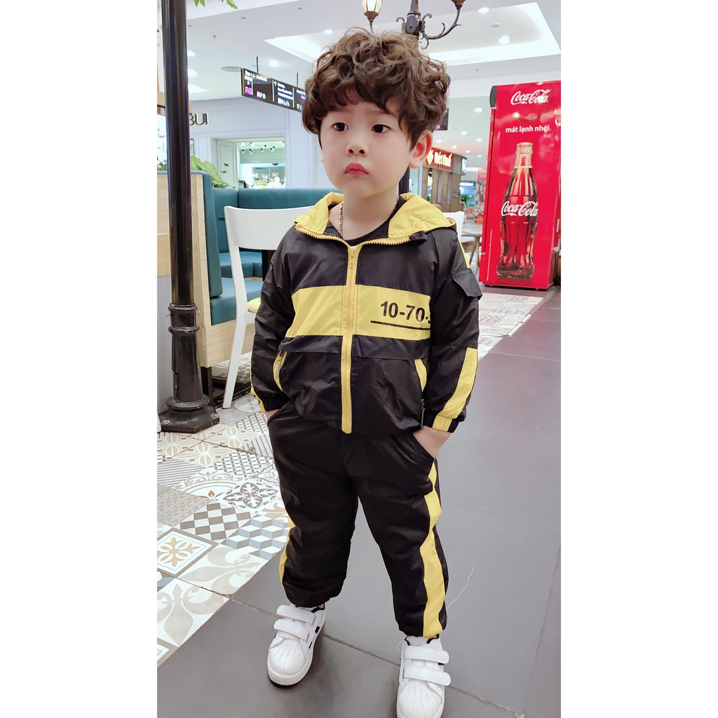 Bộ khoác gió họa tiết số bé trai