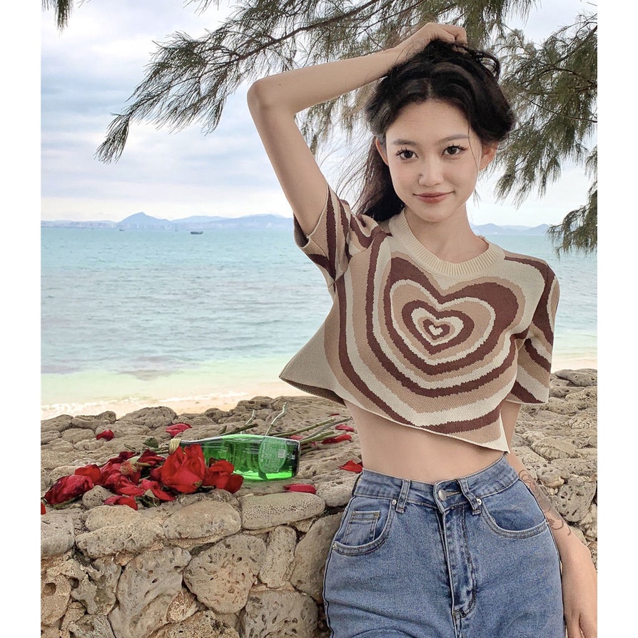 Áo Thun Dệt Kim Ngắn Tay Họa Tiết Trái Tim Phong Cách Âu Mỹ Cho Nữ