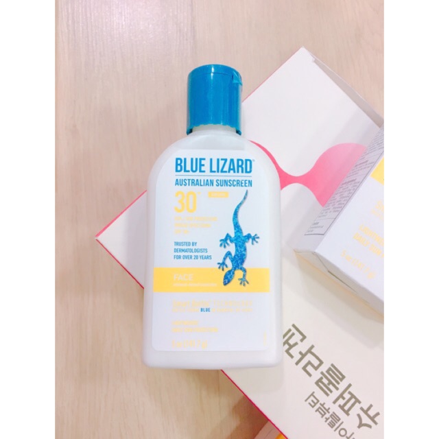 Date 3/2022 Kem chống nắng Blue LizardFace SPF 30